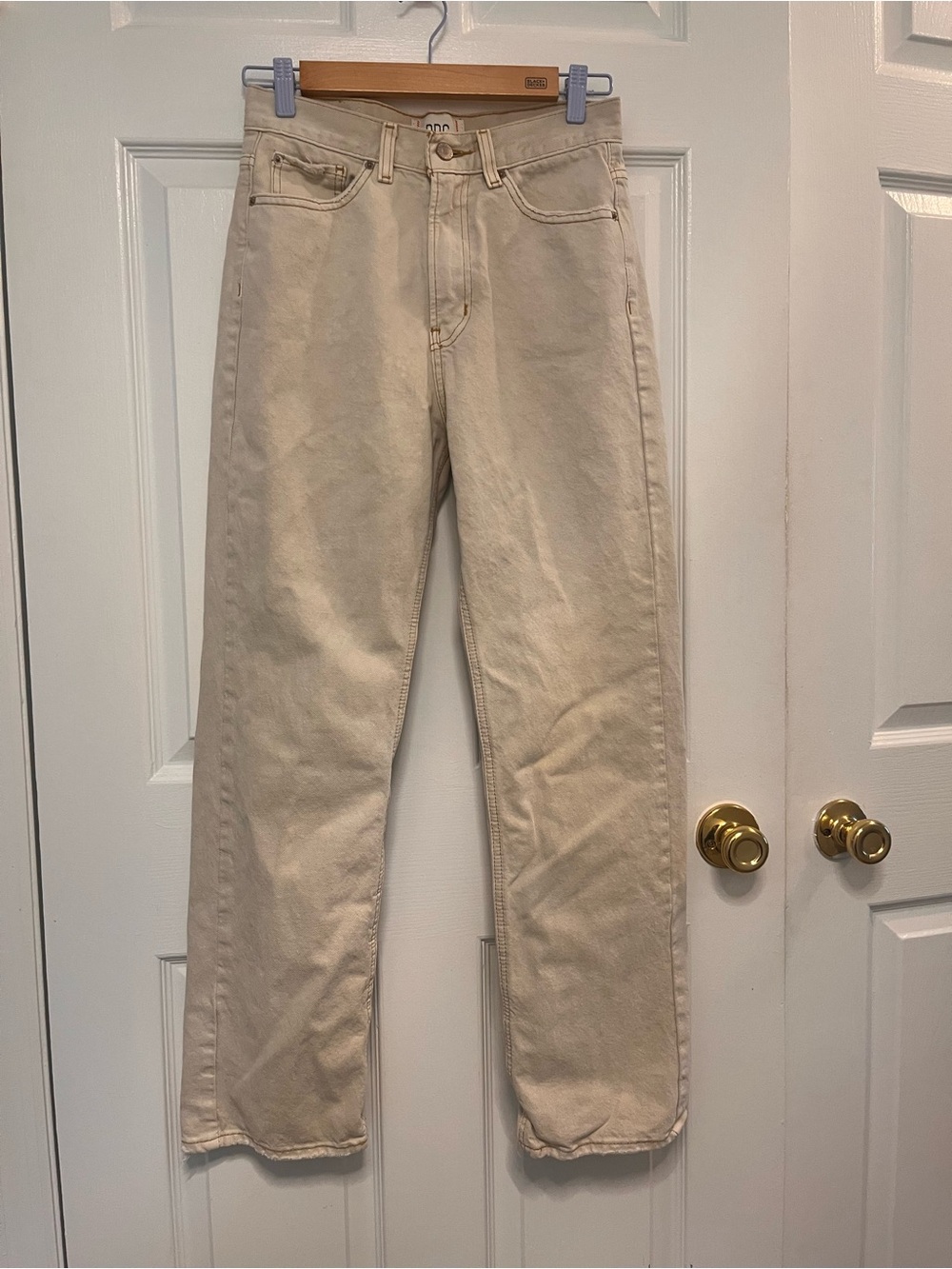 BDG Straight Leg High-Rise Jeans in Cream size 27